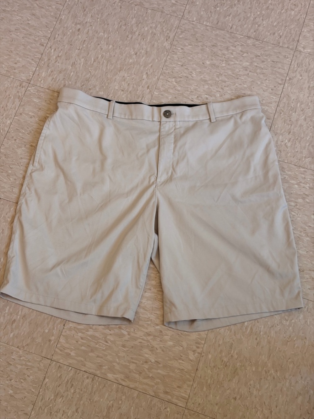 Nike Men's Dri-Fit Casual Dress Golf Shorts in Light Beige Size 40